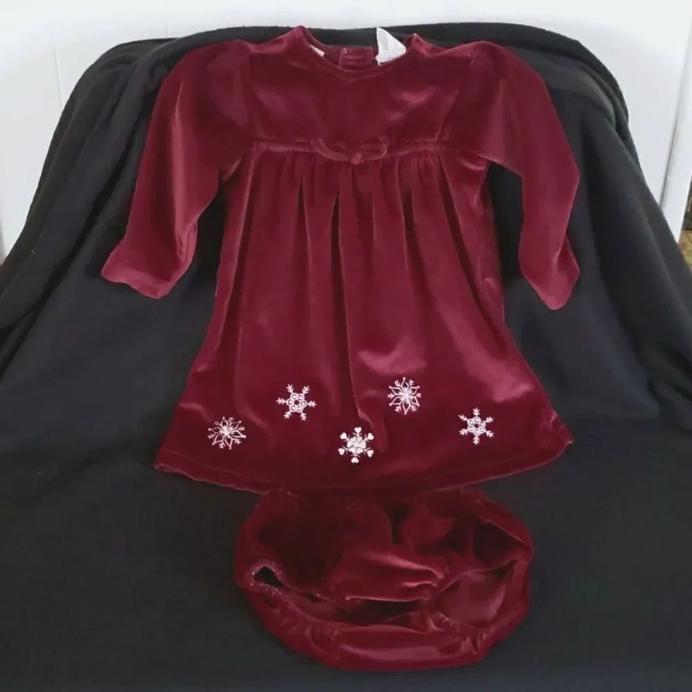 Vtg Peek A Babe Plum Colored Velvet 2 Pc Dress / Diaper Cover Set -  Snowflakes